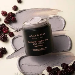 Antioxidative Ton-Gesichtsmaske mit Brombeere