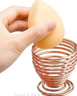 Beauty-Blender-Halter