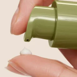 Feuchtigkeitsspendende Anti-Aging Augencreme mit Anogeissus, Kamille und Alge