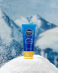 Feuchtigkeitsspendende Gesichtscreme mit Sonnen- und Kälteschutz SPF 50