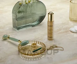 Feuchtigkeitsspendendes pflegendes und straffendes Anti-Aging Gesichtsserum mit Mineralien und natürlichen Ölen