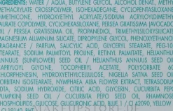 Feuchtigkeitsspendendes und mattierendes Fluid