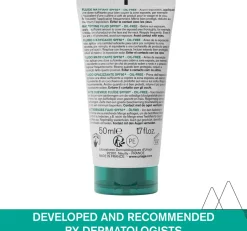 Feuchtigkeitsspendendes und mattierendes Sonnenschutzfluid für das Gesicht SPF 50+