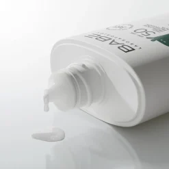 Mineralischer Sonnenschutzfluid für Kinder mit Panthenol und Präbiotikum mit LSF 50