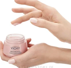Revitalisierende und stärkende Rosé-Creme für reife Haut
