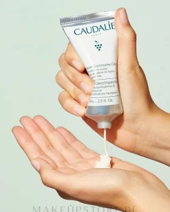 Sanfte Peelingcreme für das Gesicht