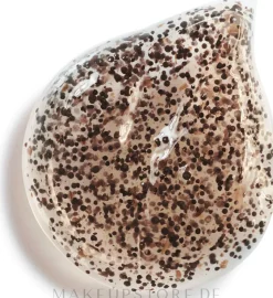 Sanftes Gesichtspeeling mit Vanillesamen und Jojoba-Perlen für mehr Leuchtkraft
